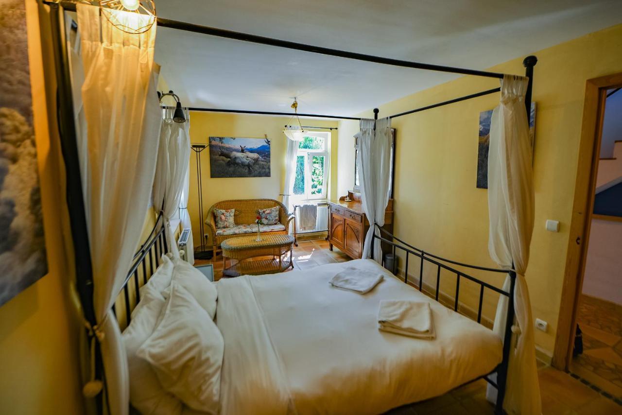 Holiday Home Les Plachettes Flobecq Esterno foto
